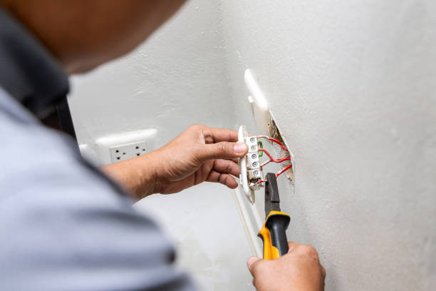 Best Circuit Breaker Repair  in Fayette, MO